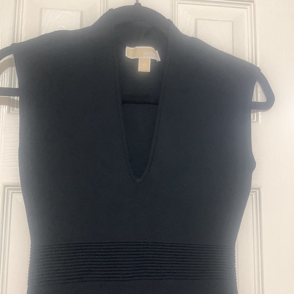 Stunning pre-loved Michael Kors black midi dress. - Picture 3 of 7